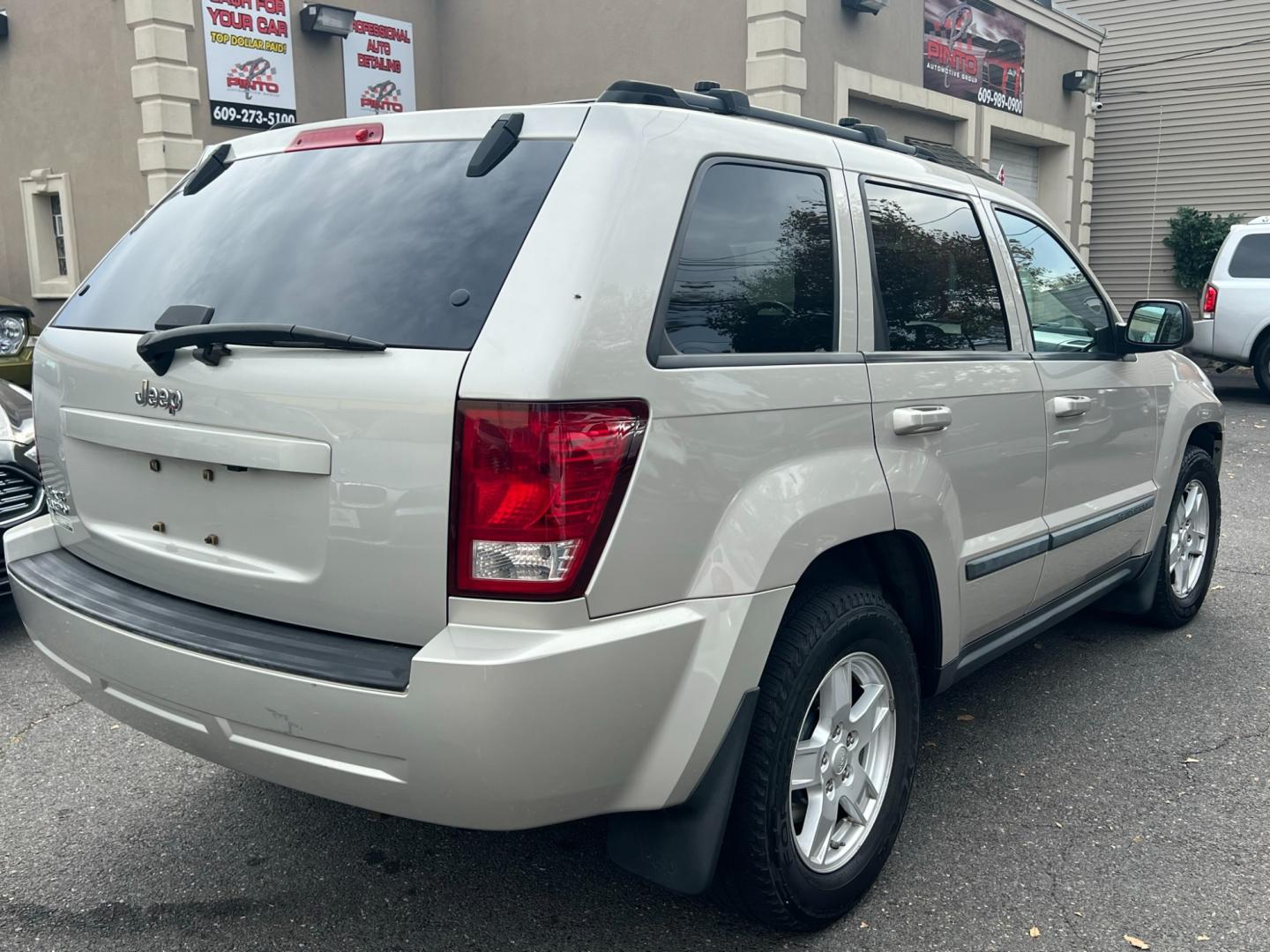 2007 Jeep Grand Cherokee (1J8GR48KX7C) , located at 1018 Brunswick Ave, Trenton, NJ, 08638, (609) 989-0900, 40.240086, -74.748085 - Photo#4